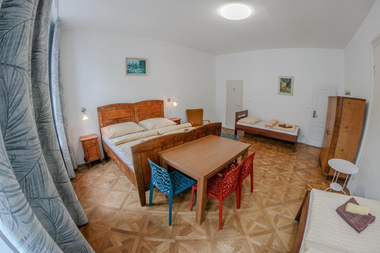 Cuba Bar & Hostel Ceske Budejovice Dış mekan fotoğraf