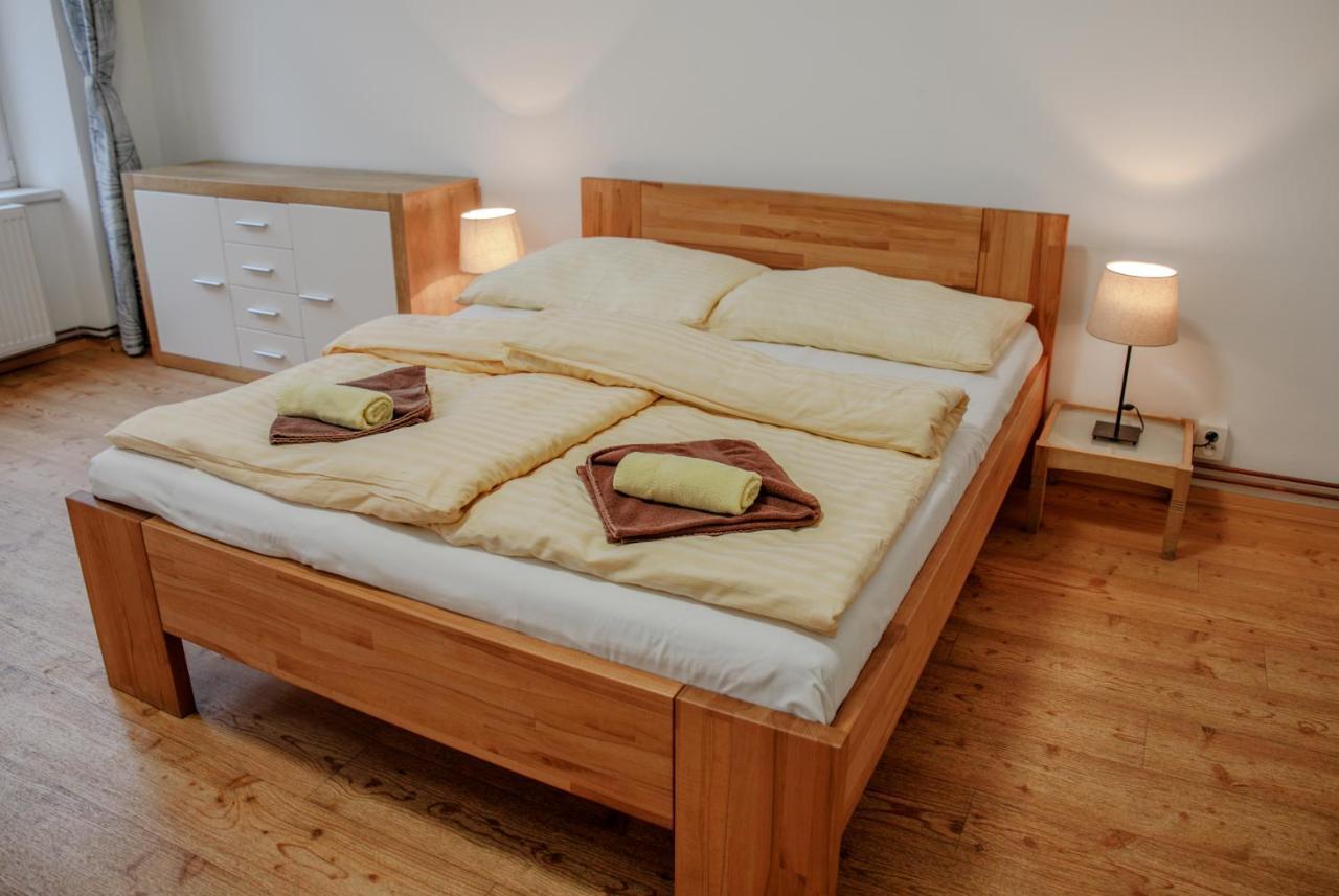 Cuba Bar & Hostel Ceske Budejovice Dış mekan fotoğraf