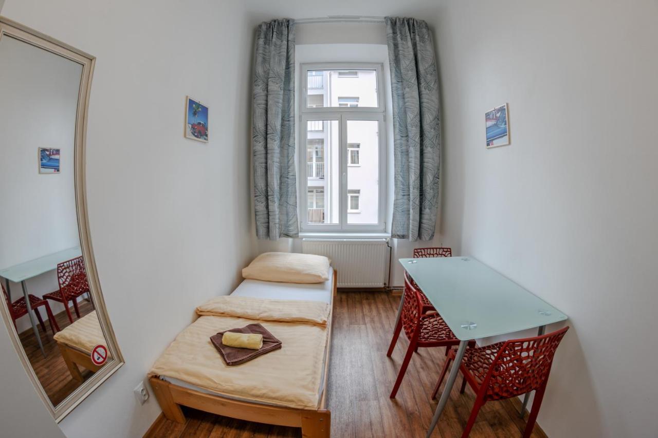 Cuba Bar & Hostel Ceske Budejovice Dış mekan fotoğraf