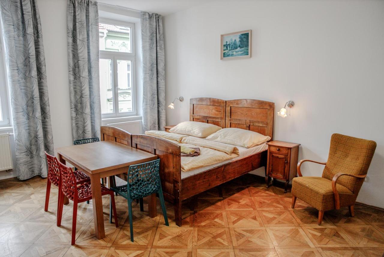 Cuba Bar & Hostel Ceske Budejovice Dış mekan fotoğraf