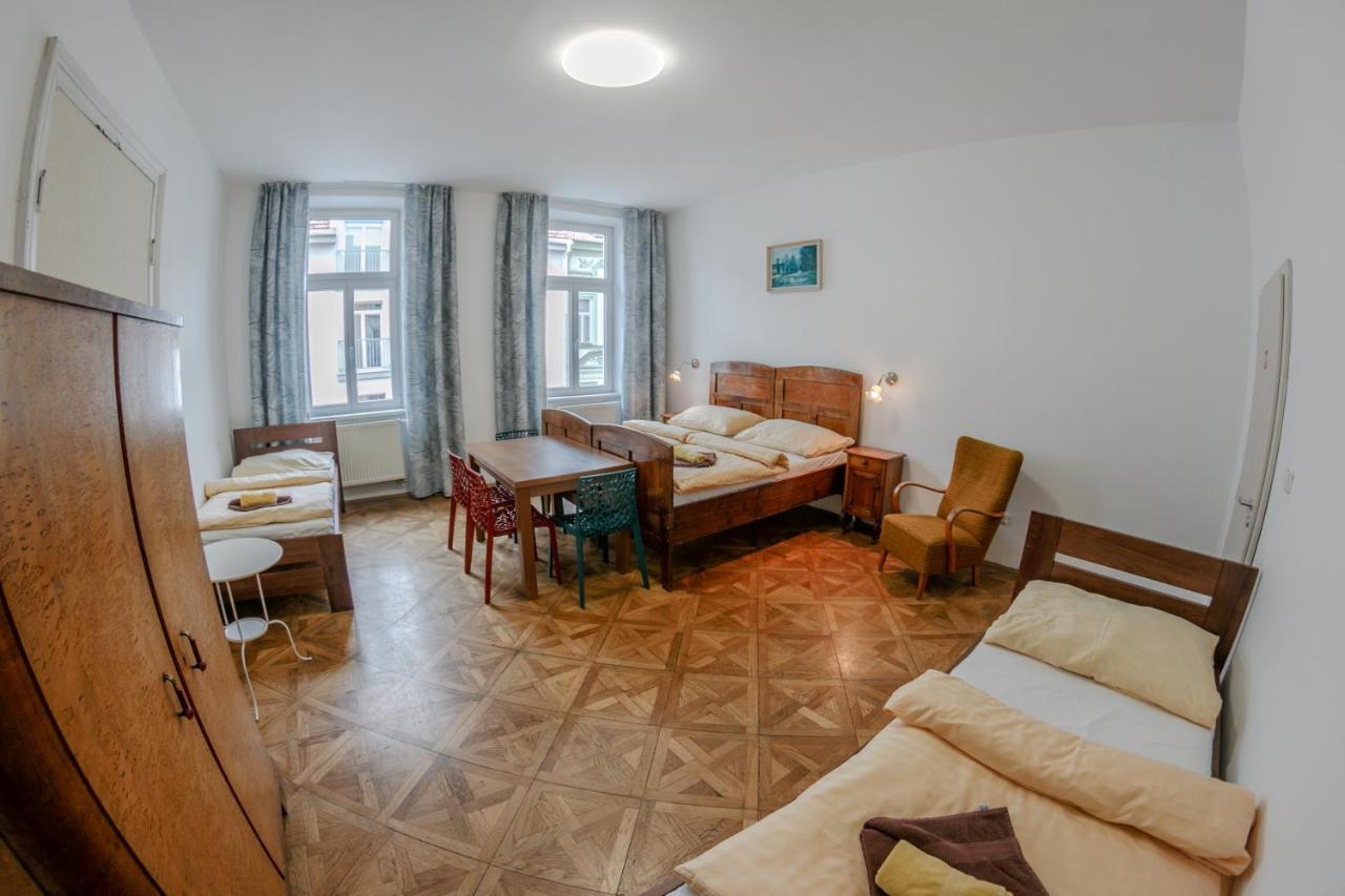 Cuba Bar & Hostel Ceske Budejovice Dış mekan fotoğraf