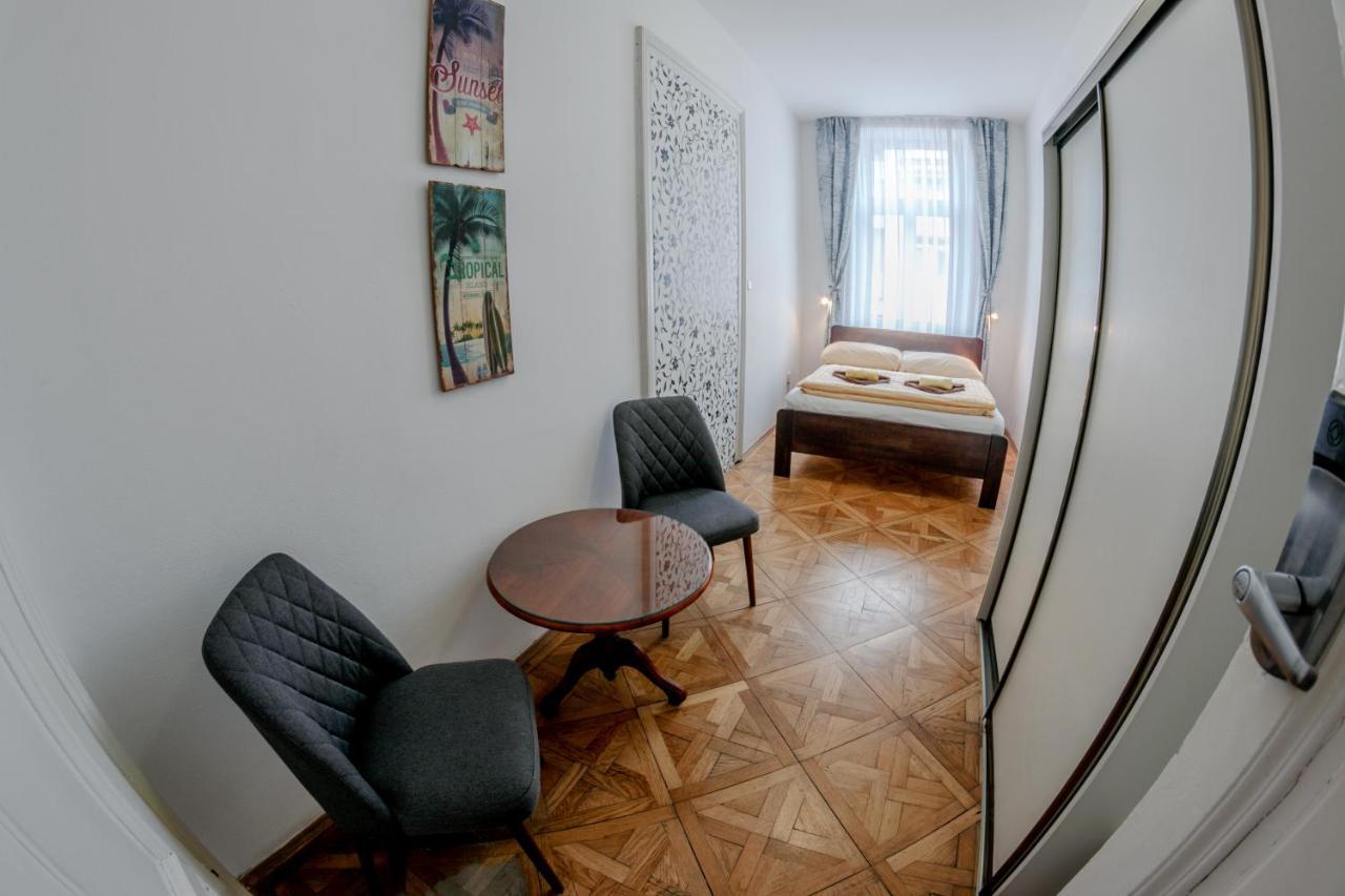 Cuba Bar & Hostel Ceske Budejovice Dış mekan fotoğraf