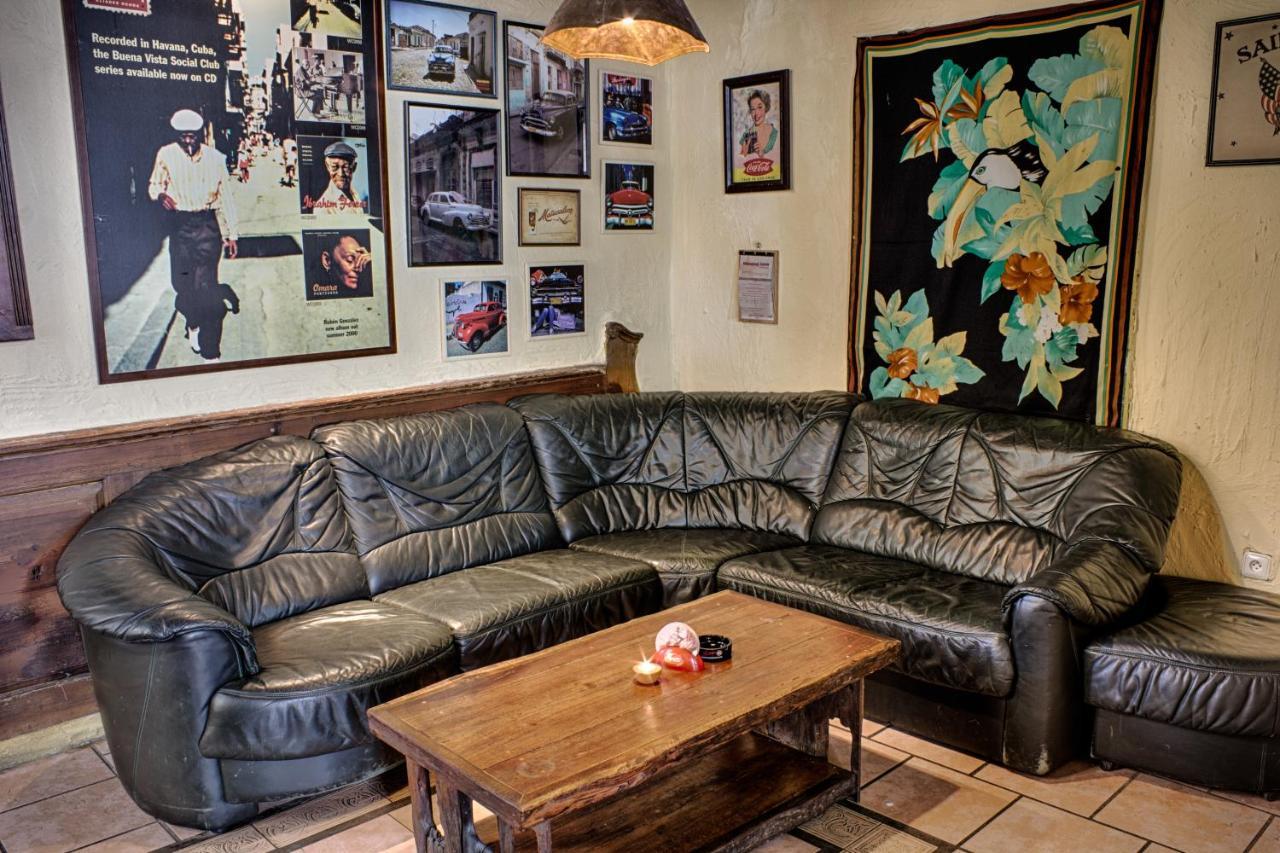 Cuba Bar & Hostel Ceske Budejovice Dış mekan fotoğraf
