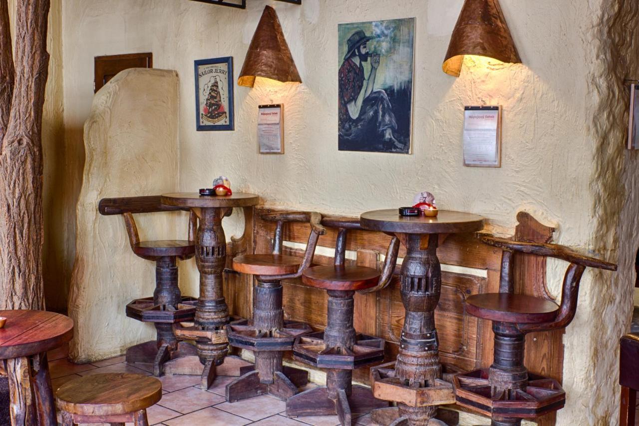 Cuba Bar & Hostel Ceske Budejovice Dış mekan fotoğraf