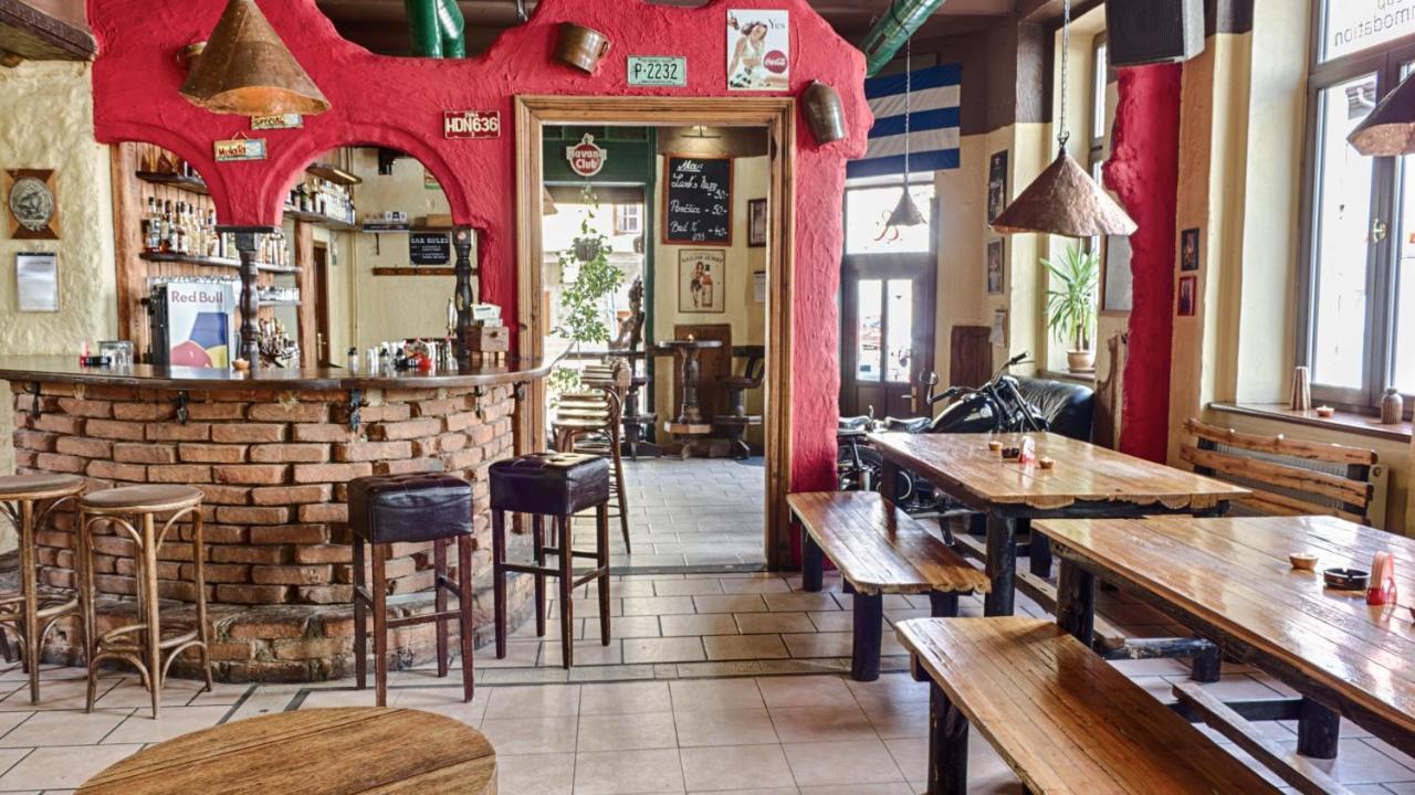 Cuba Bar & Hostel Ceske Budejovice Dış mekan fotoğraf